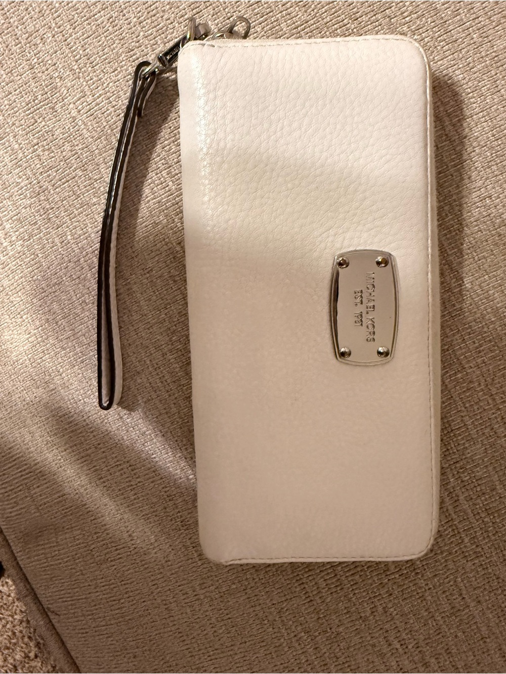 Michael Kors White Leather Zip-Around Wristlet